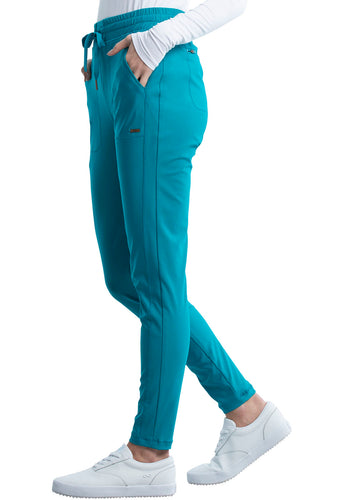 FORM Tapered Leg Pant