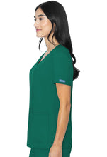 Load image into Gallery viewer, MEDCOUTURE Insight- 3 Pocket Top