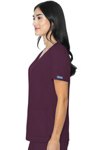 Load image into Gallery viewer, MedCouture Insight- 3 Pocket Top